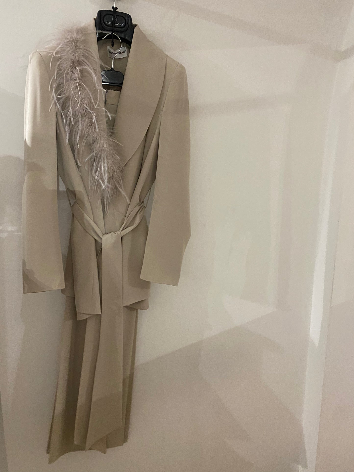 ELENA CASALI-tailleur piume