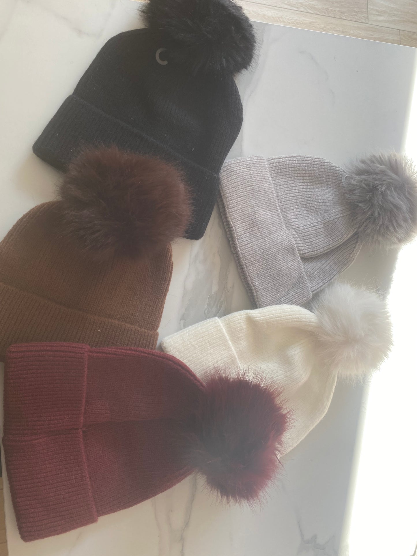 VOGUE-cappello pon pon