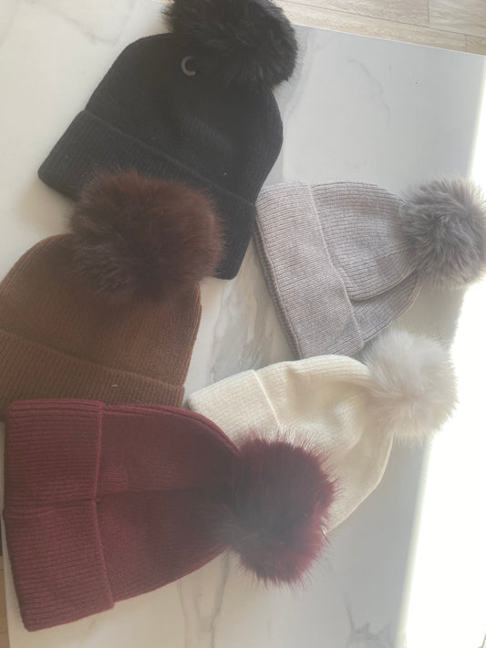 VOGUE-cappello pon pon